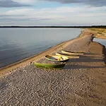 Marika Puhkekuela - Nurgatalu Oeoemaja 