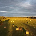 Marika Puhkekuela - Nurgatalu Oeoemaja 