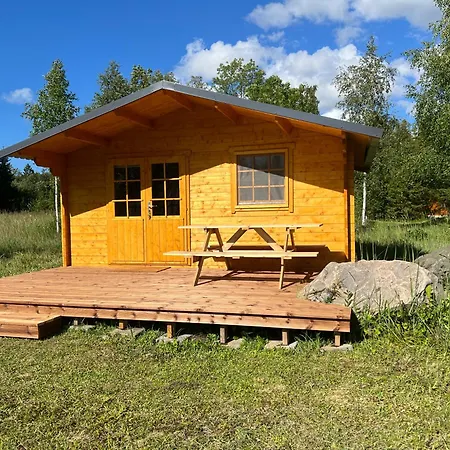 Marika Puhkekuela - Nurgatalu Oeoemaja 