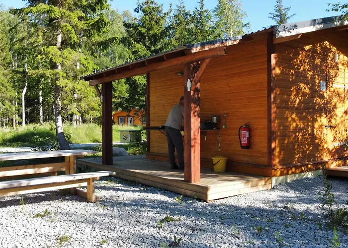 Marika Puhkekuela - Nurgatalu Oeoemaja 