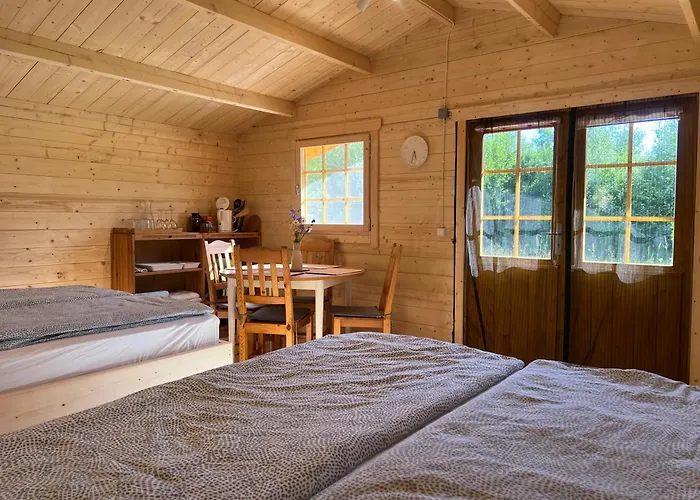 Marika Puhkekuela - Nurgatalu Oeoemaja 