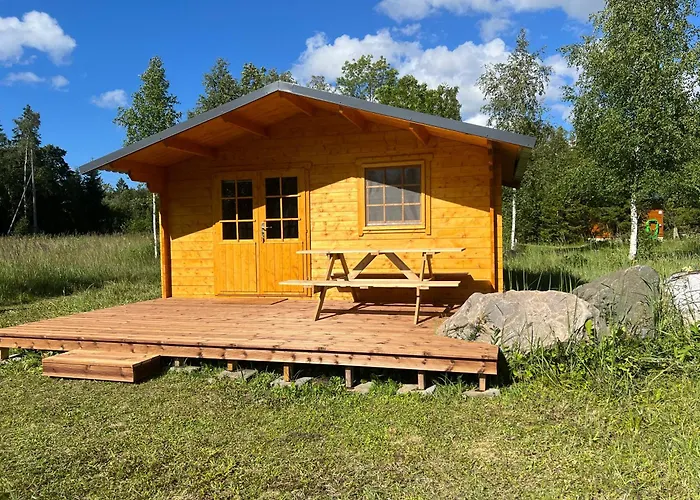 Marika Puhkekuela - Nurgatalu Oeoemaja 