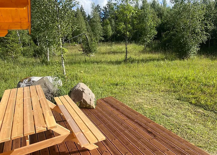 Marika Puhkekuela - Nurgatalu Oeoemaja 